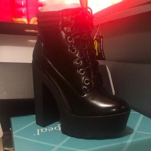 Fashion Nova - The more the better bootie